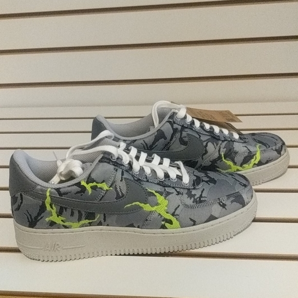 Air force 07 LX smoke grey/green mens size
